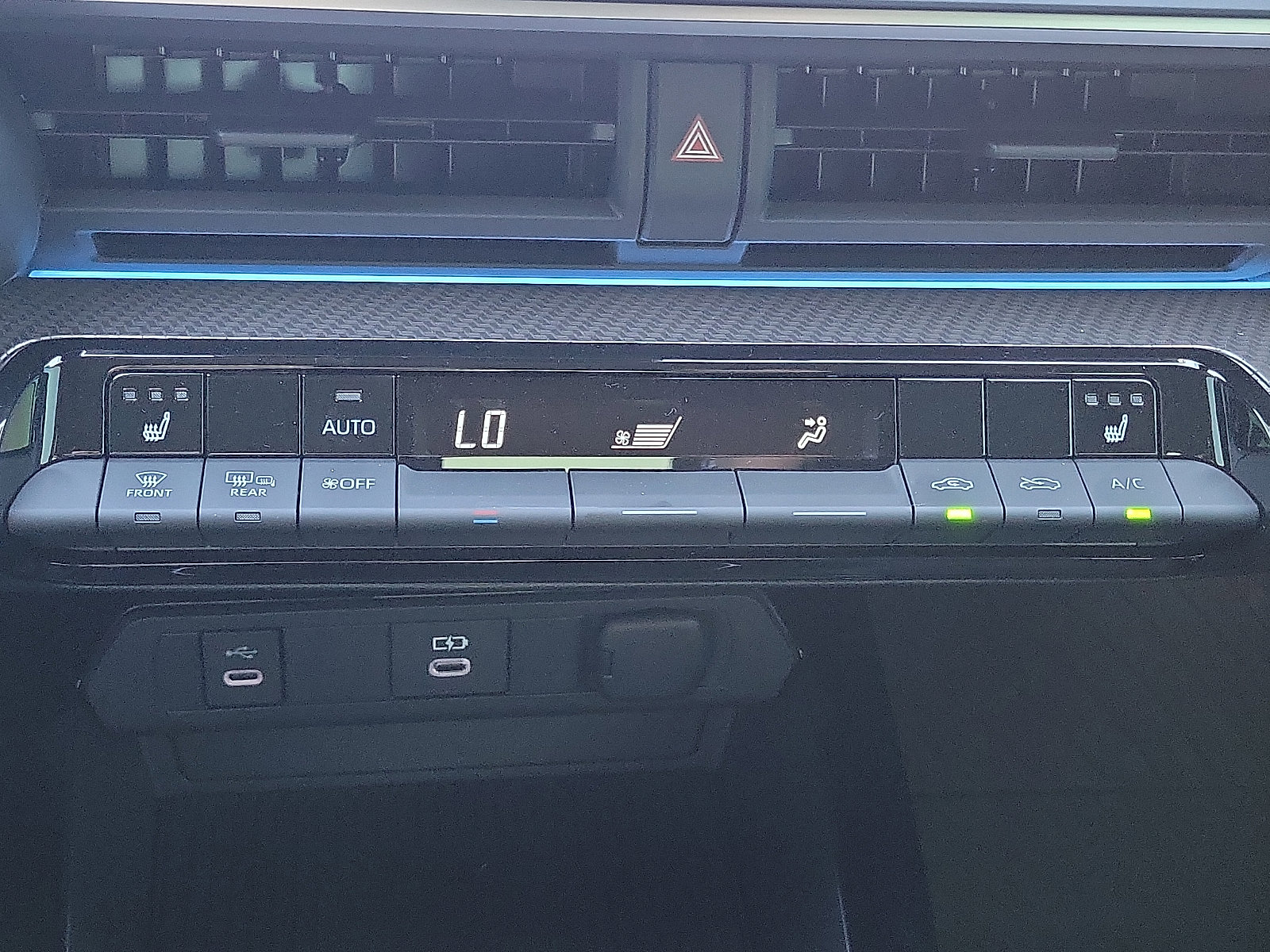 New 2026 Toyota Prius XLE FWD image 15