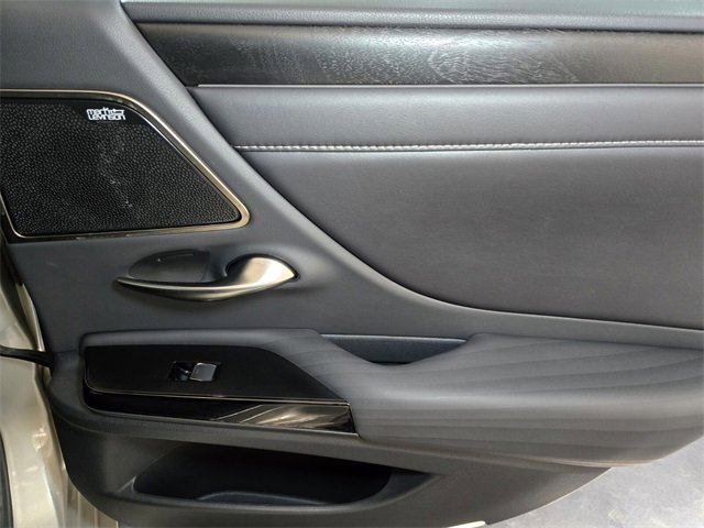 Certified 2022 Lexus ES 300h w/ Luxury Package image 23