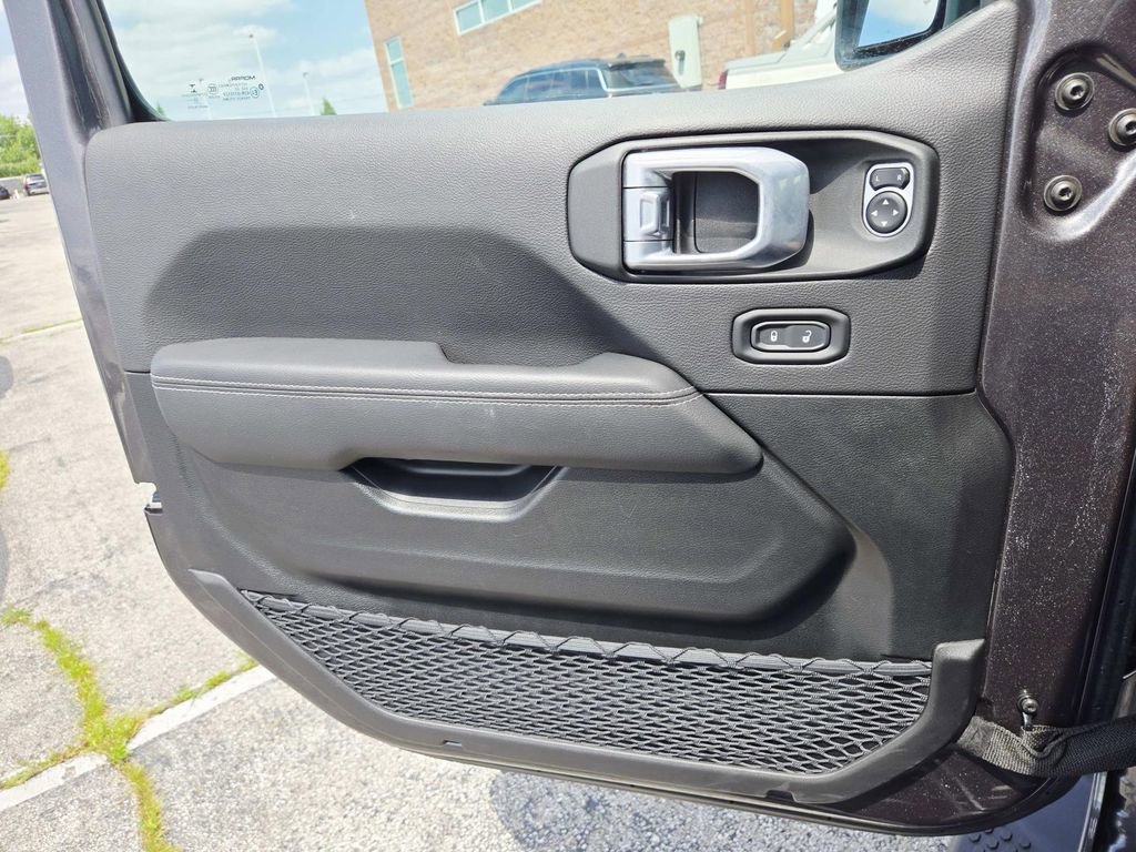 Used 2023 Jeep Wrangler Unlimited Sahara w/ Cold Weather Group AWD/4WD image 37