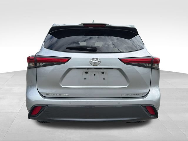 Used 2021 Toyota Highlander Limited AWD/4WD image 6