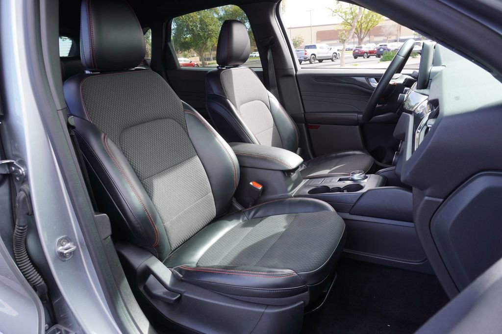 Used 2024 Ford Escape ST-Line image 12