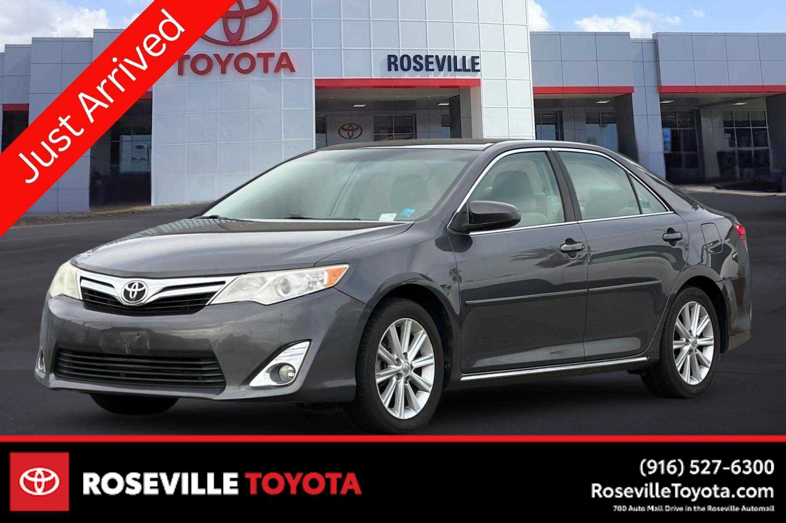 Used 2012 Toyota Camry XLE w/ Convenience Pkg FWD image 1