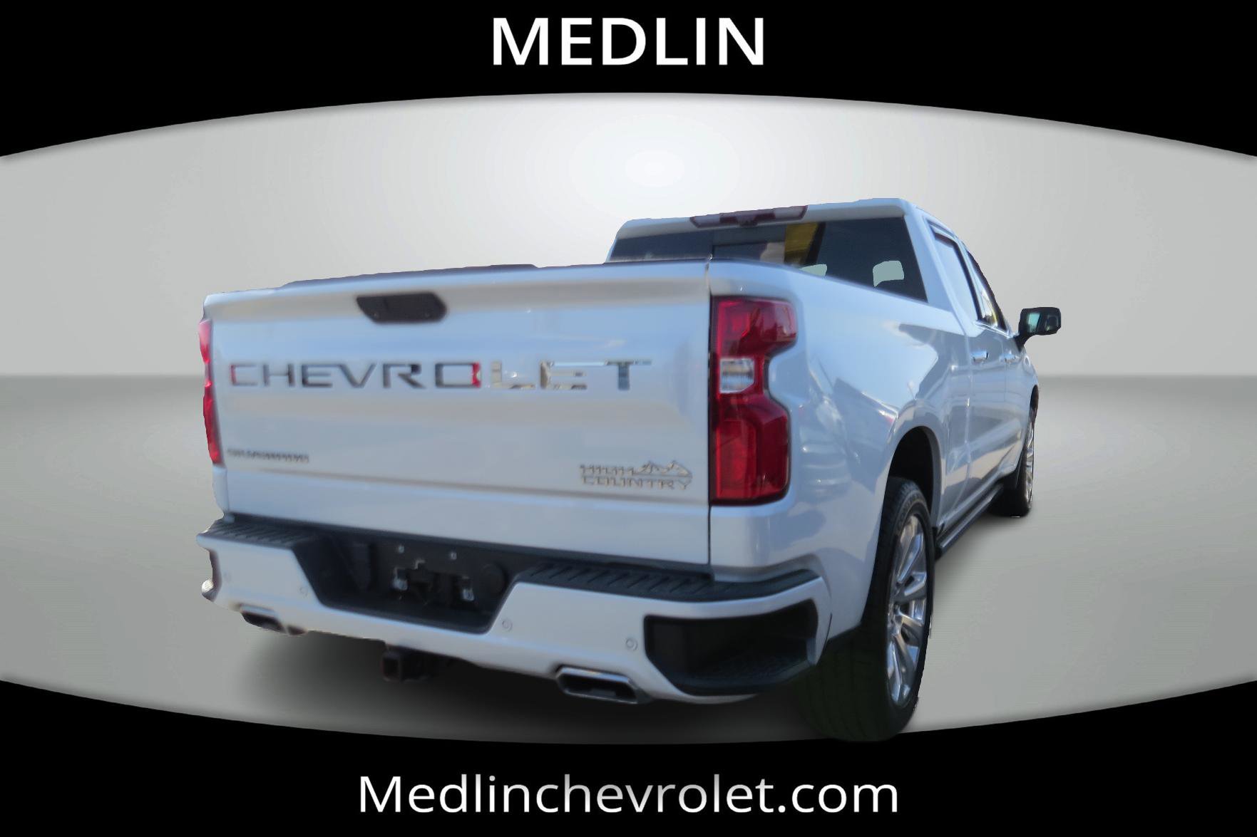 Used 2020 Chevrolet Silverado 1500 High Country w/ Technology Package AWD/4WD image 9