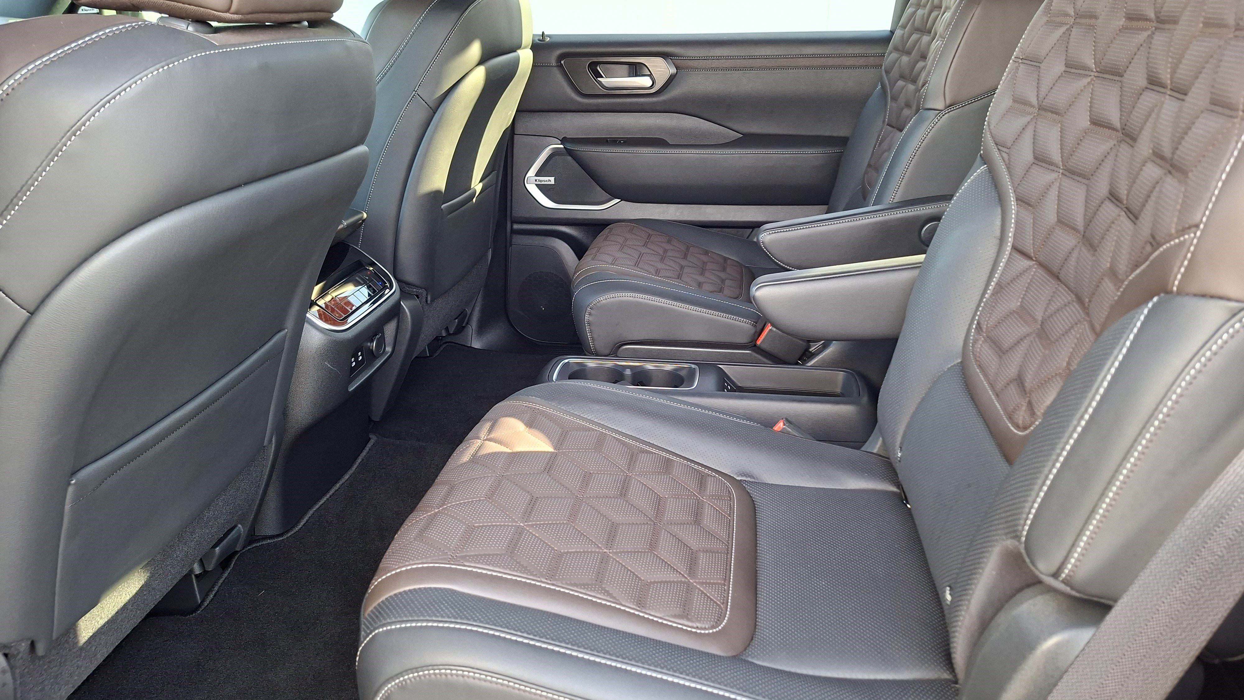 Certified 2025 Nissan Armada Platinum image 20