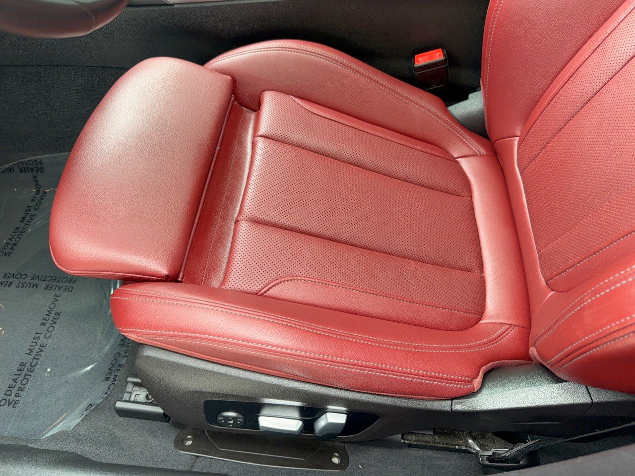 Used 2023 BMW 330i Sedan w/ Convenience Package RWD image 16