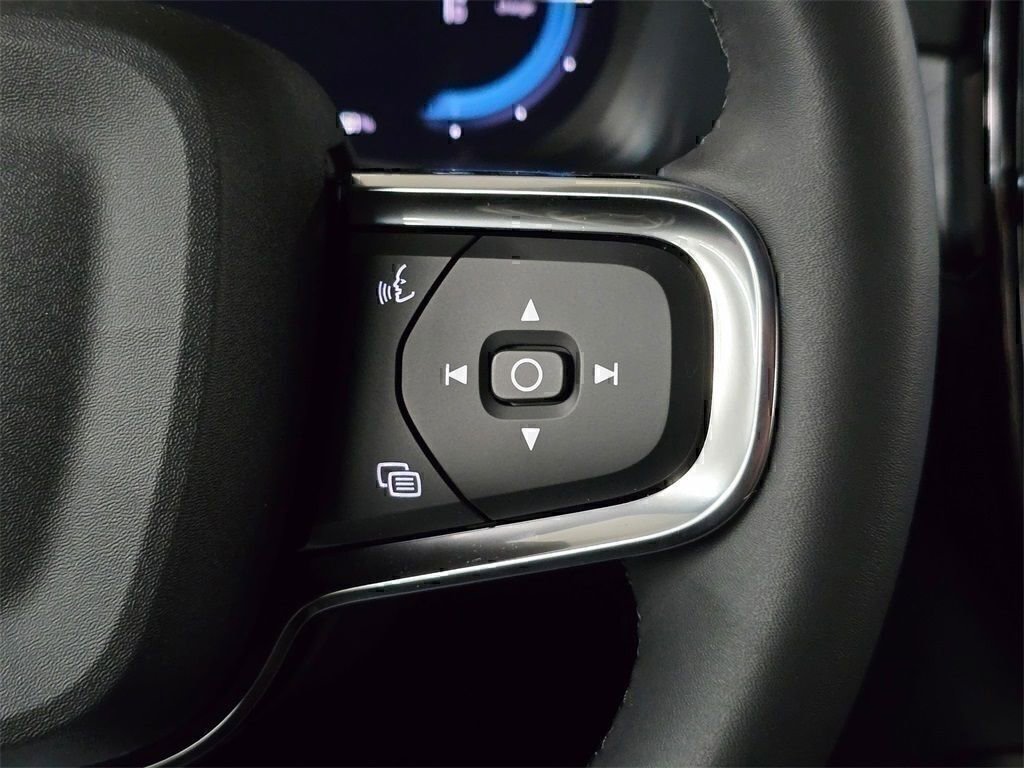 Certified 2024 Volvo XC40 Recharge Core w/ Protection Package Premier image 28