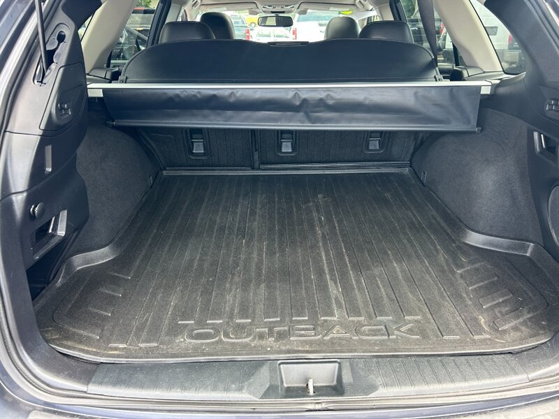 Used 2015 Subaru Outback 3.6R Limited AWD/4WD image 12