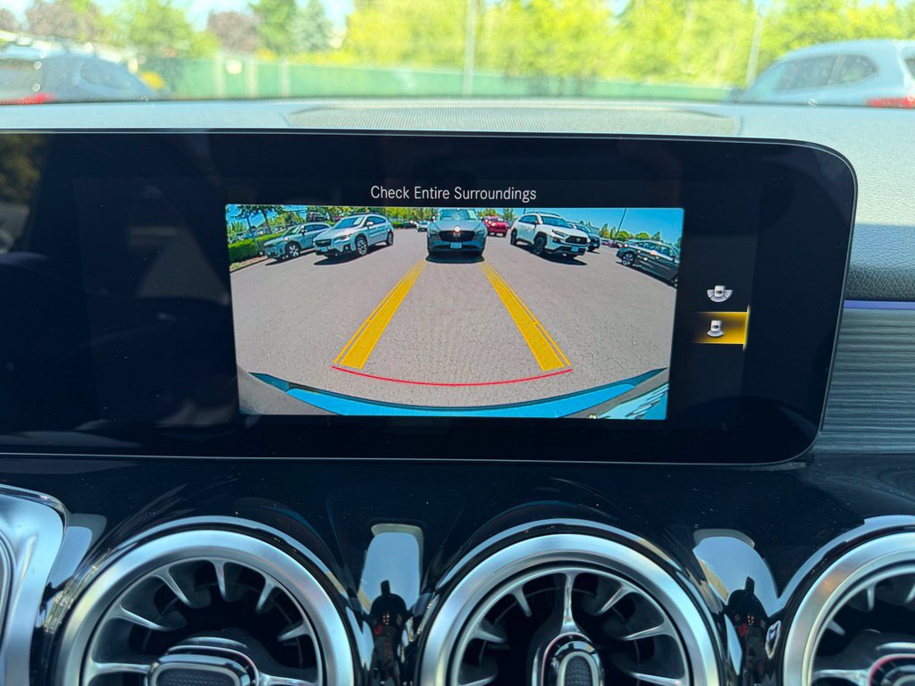 Used 2023 Mercedes-Benz GLB 250 4MATIC image 22