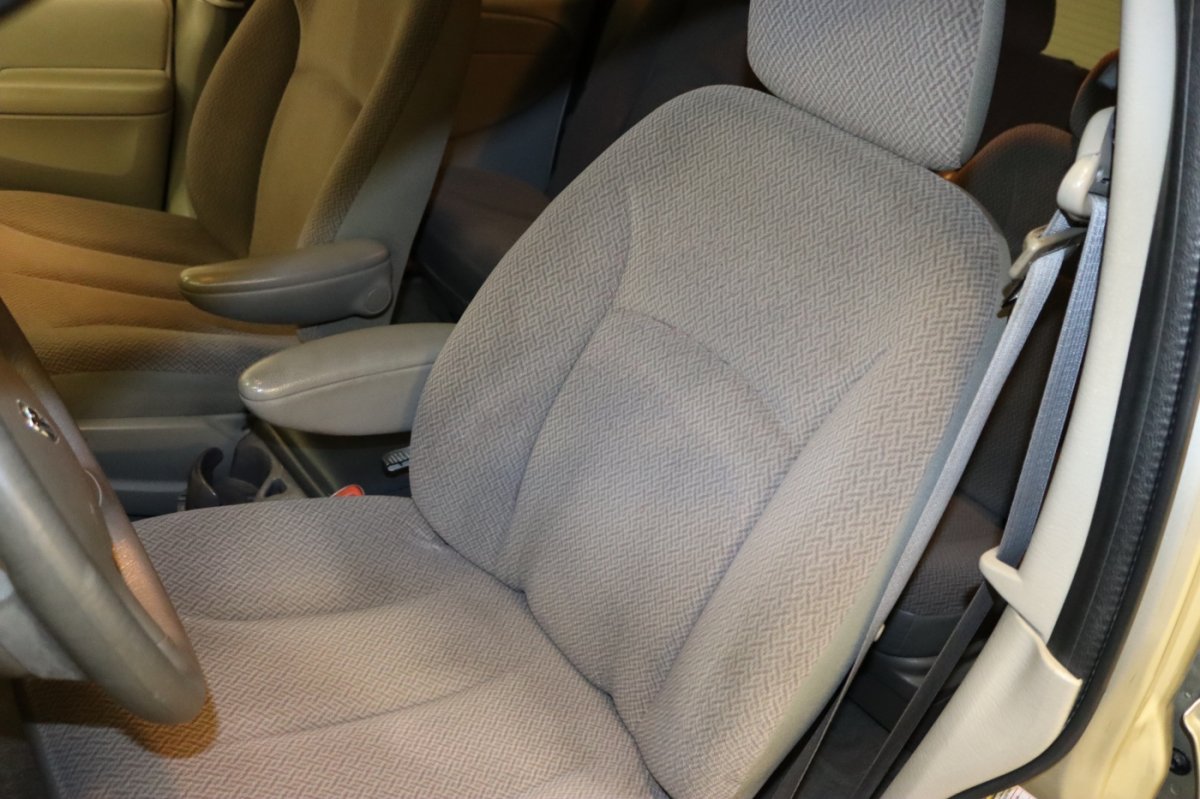 Used 2007 Dodge Caravan SXT w/ Popular Equipment Group I FWD image 14