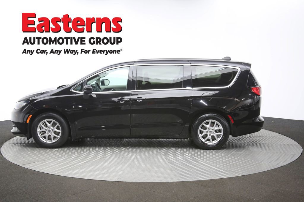Used 2024 Chrysler Voyager LX image 58