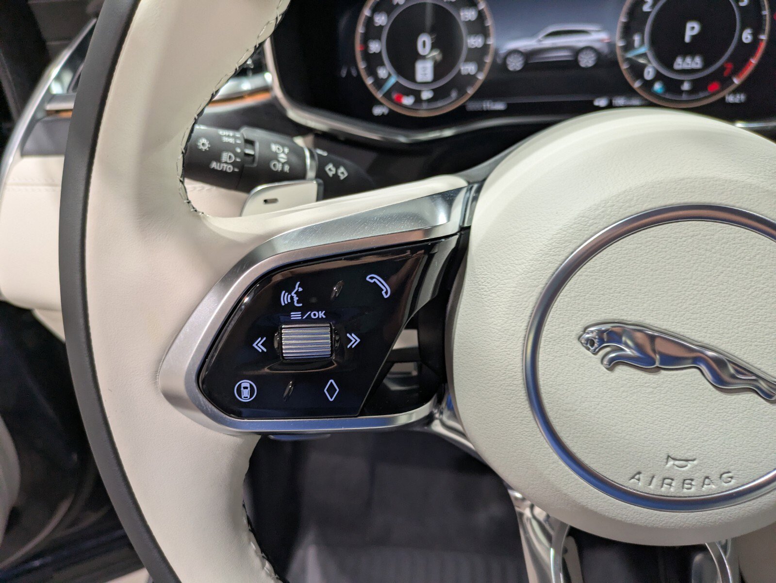 New 2026 Jaguar F-PACE R-Dynamic S image 19