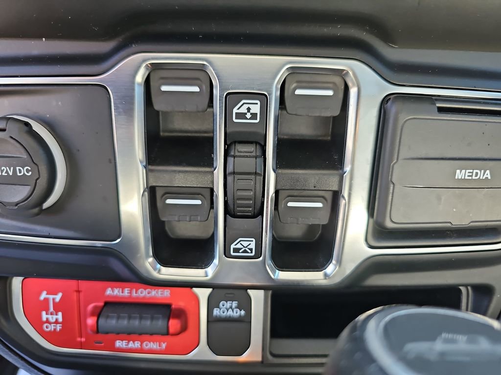 Used 2022 Jeep Gladiator Mojave w/ LED Lighting Group AWD/4WD image 31