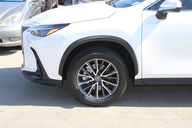 Certified 2025 Lexus NX 250 FWD w/ Premium Package image 4