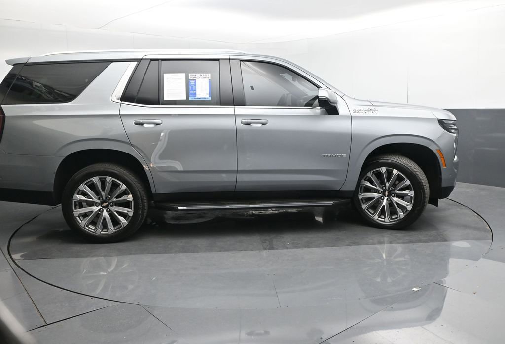 Used 2025 Chevrolet Tahoe High Country AWD/4WD image 6
