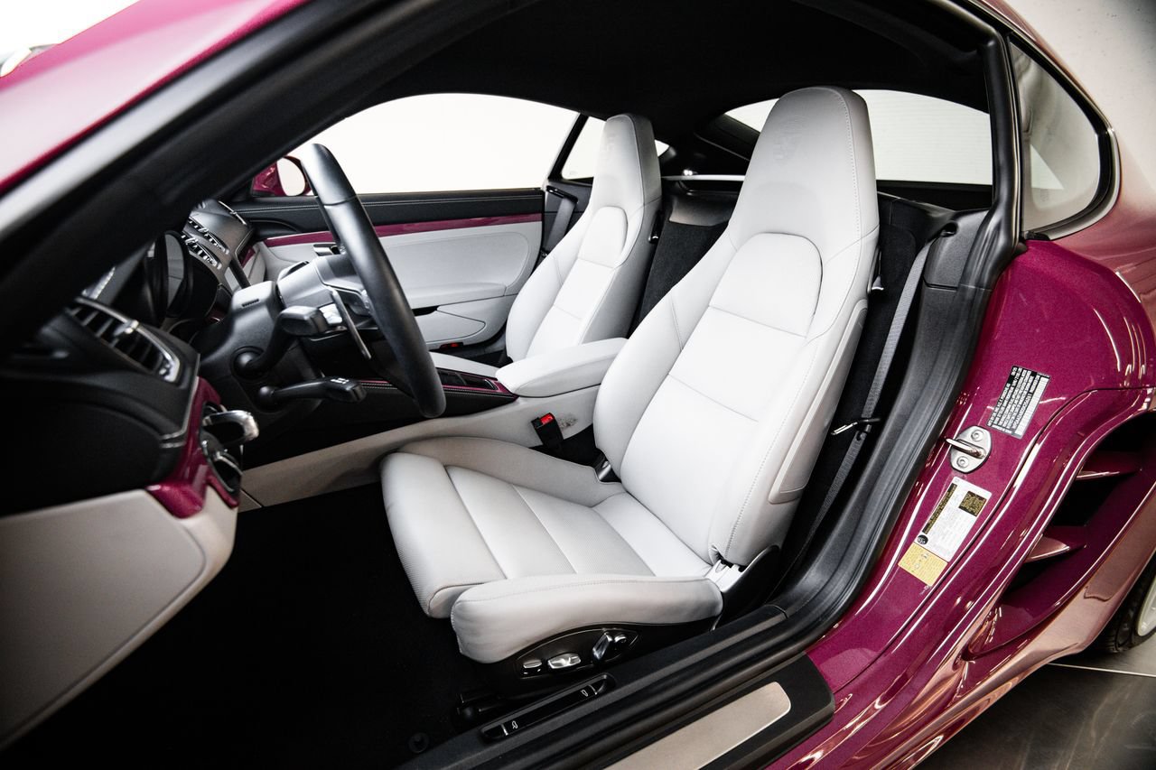 New 2025 Porsche 718 Cayman RWD image 5