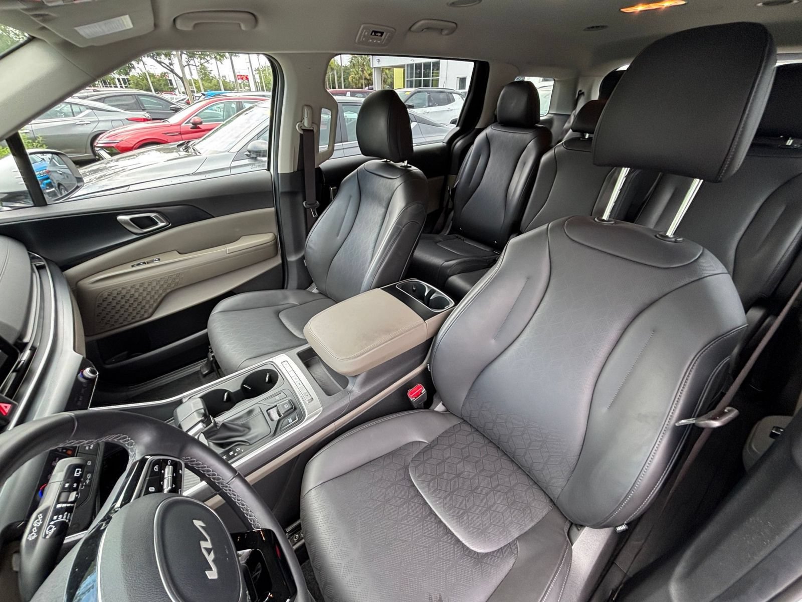 Used 2026 Kia Carnival FWD image 39