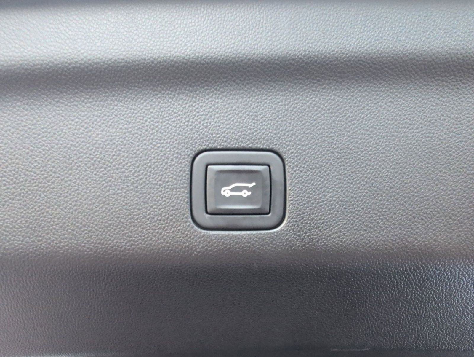 Used 2024 Chevrolet Tahoe High Country image 25