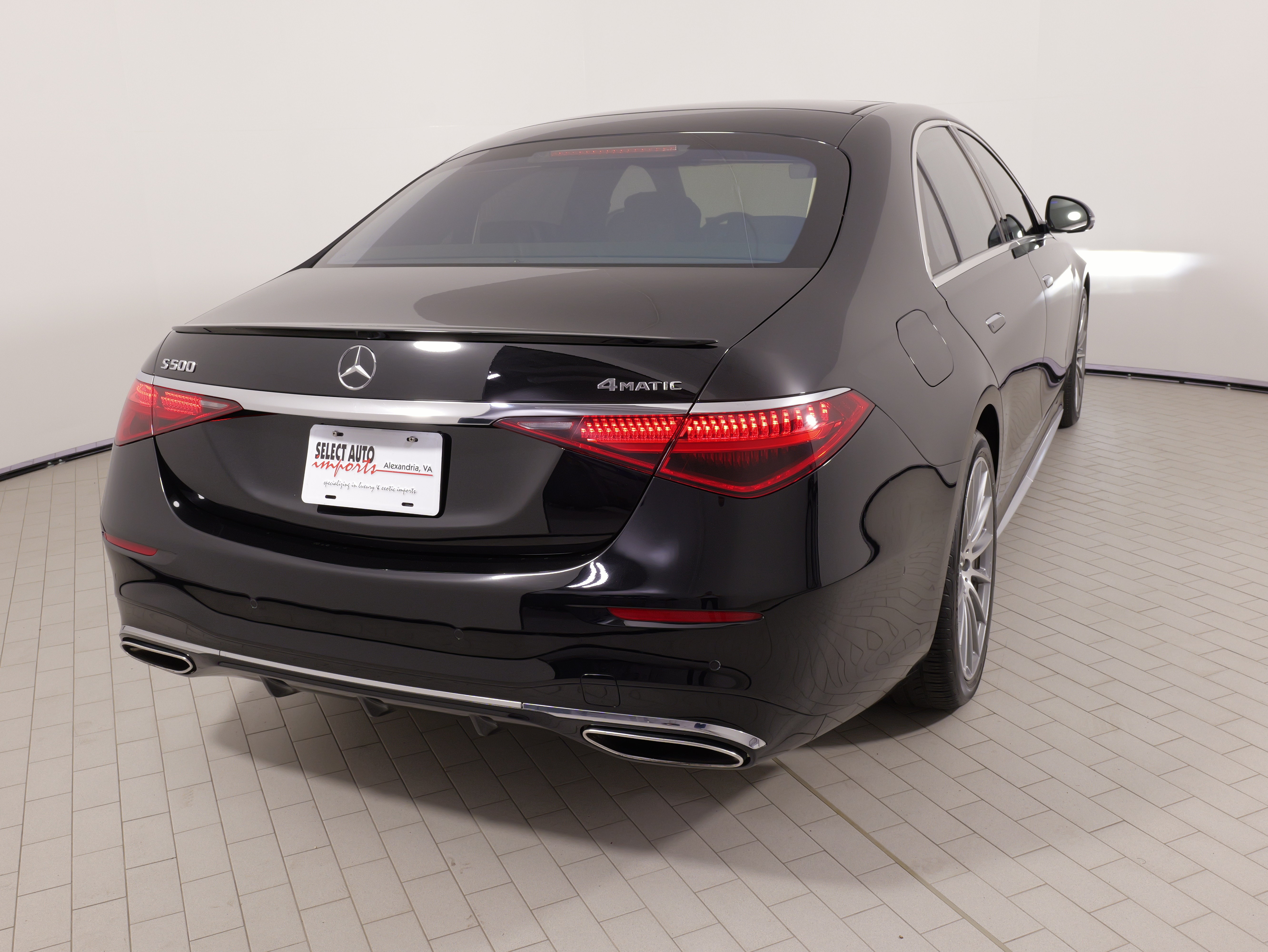 Used 2022 Mercedes-Benz S 500 4MATIC w/ AMG Line Package image 12