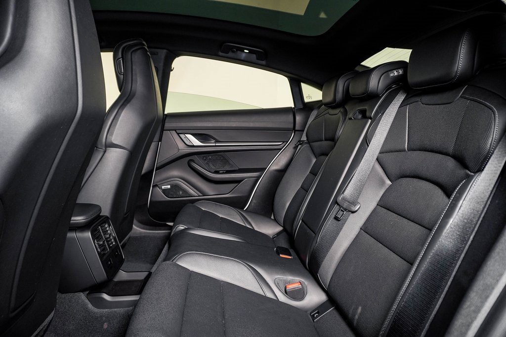 Certified 2025 Porsche Taycan image 17