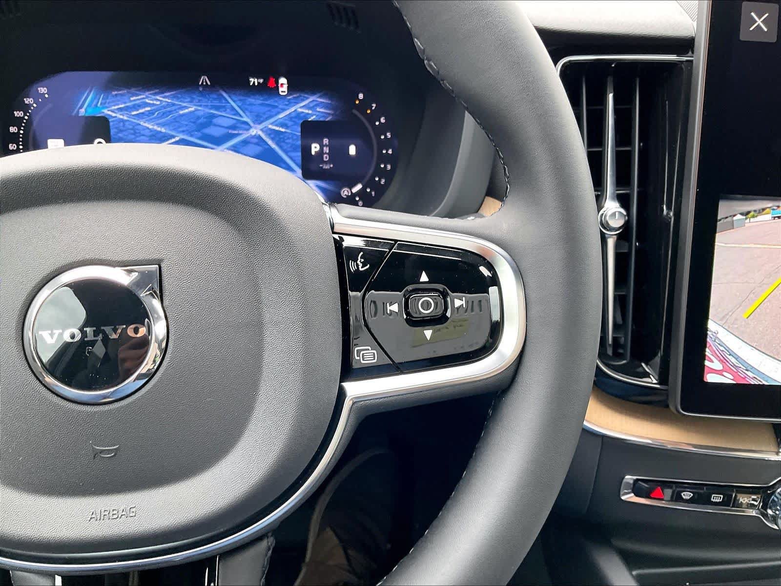 New 2027 Volvo XC60 B5 Core AWD/4WD image 18