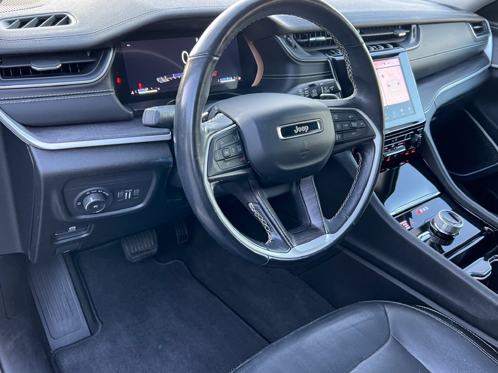 Used 2021 Jeep Grand Cherokee L Limited AWD/4WD image 23
