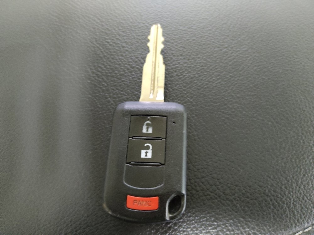 Used 2018 Mitsubishi Outlander ES image 32