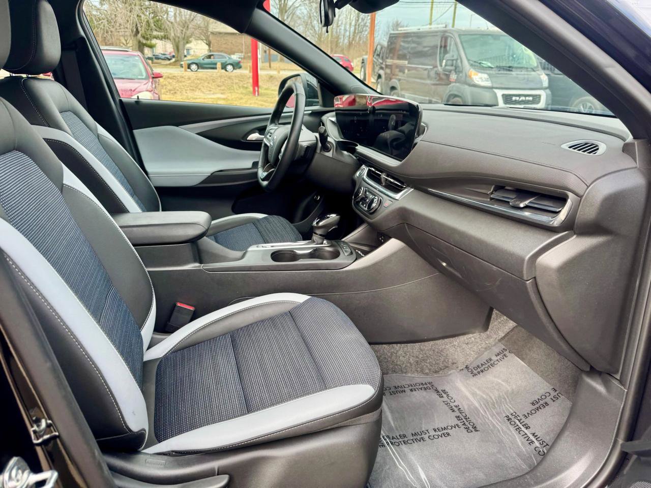 Used 2025 Buick Envista Preferred w/ Convenience I Package image 17