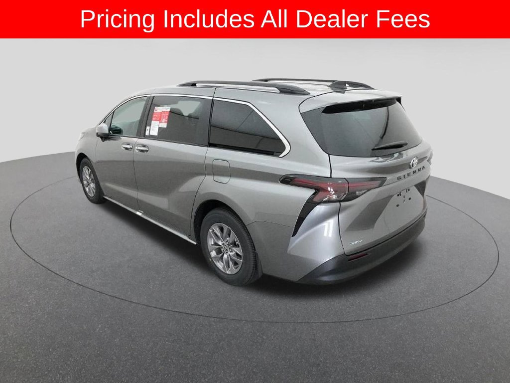 New 2026 Toyota Sienna XLE FWD image 5