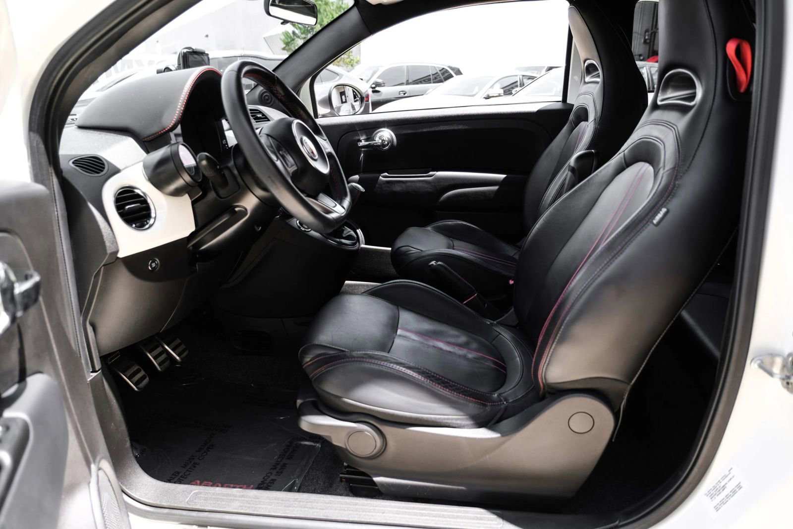 Used 2013 FIAT 500 Abarth w/ Comfort/Convenience Group FWD image 3