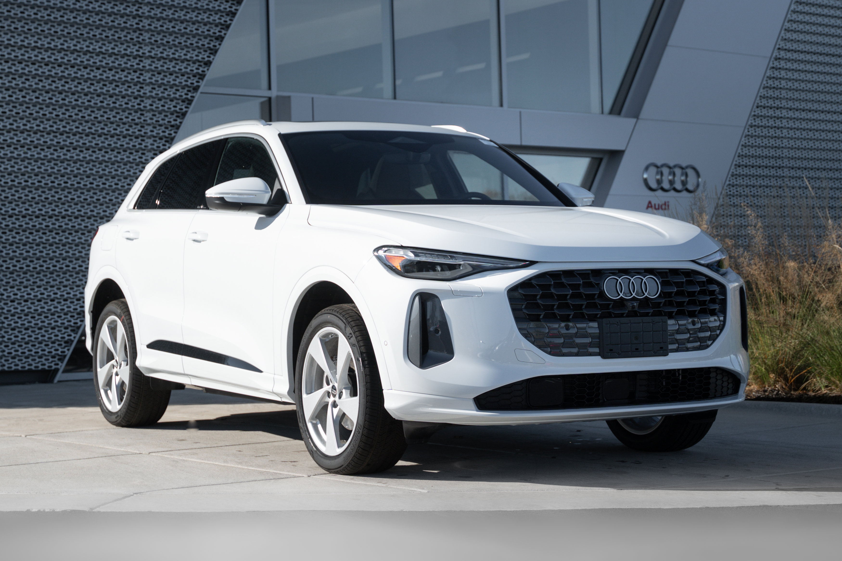 New 2025 Audi Q5 Premium Plus