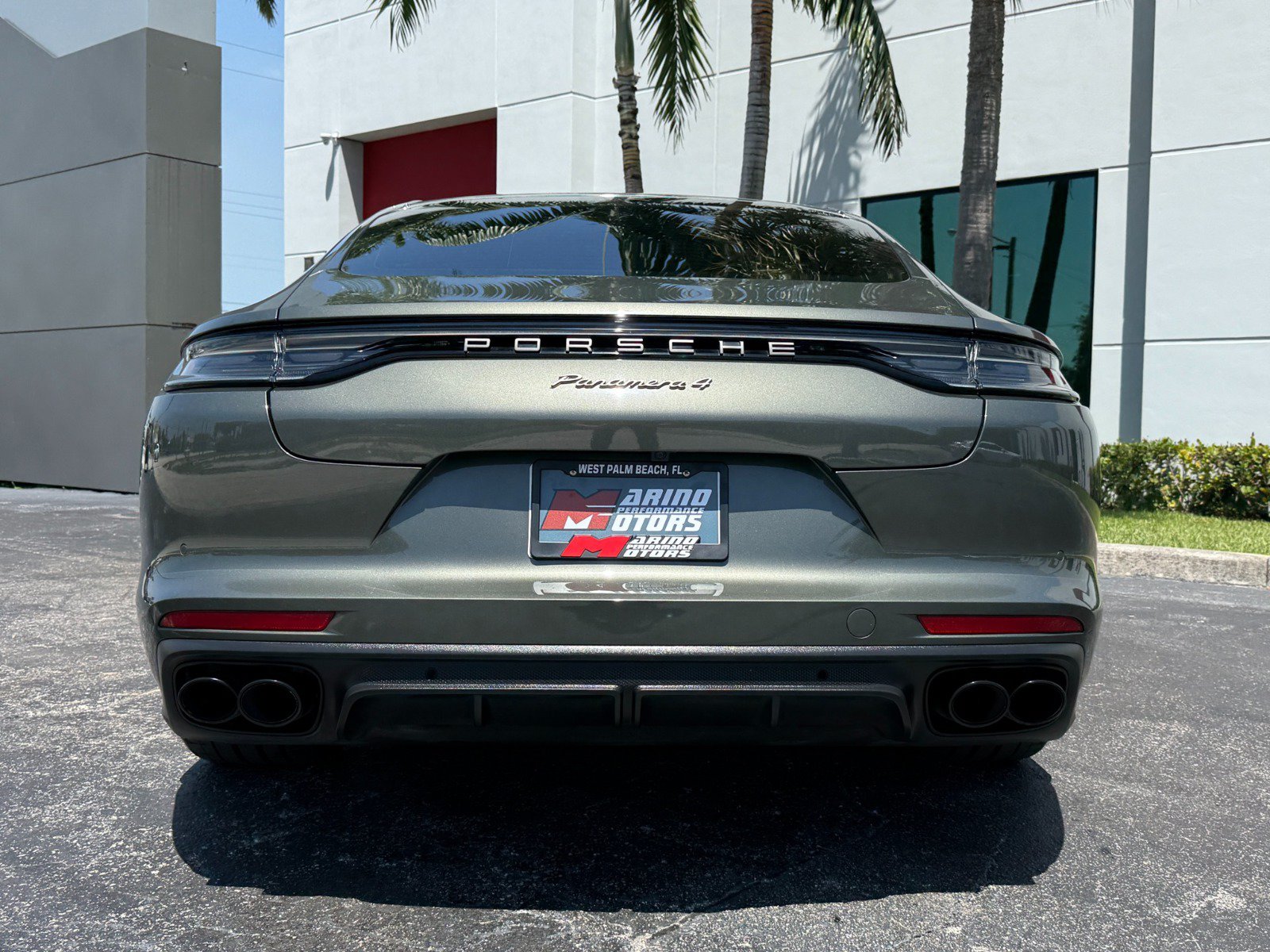 Used 2022 Porsche Panamera 4 Platinum Edition AWD/4WD image 21