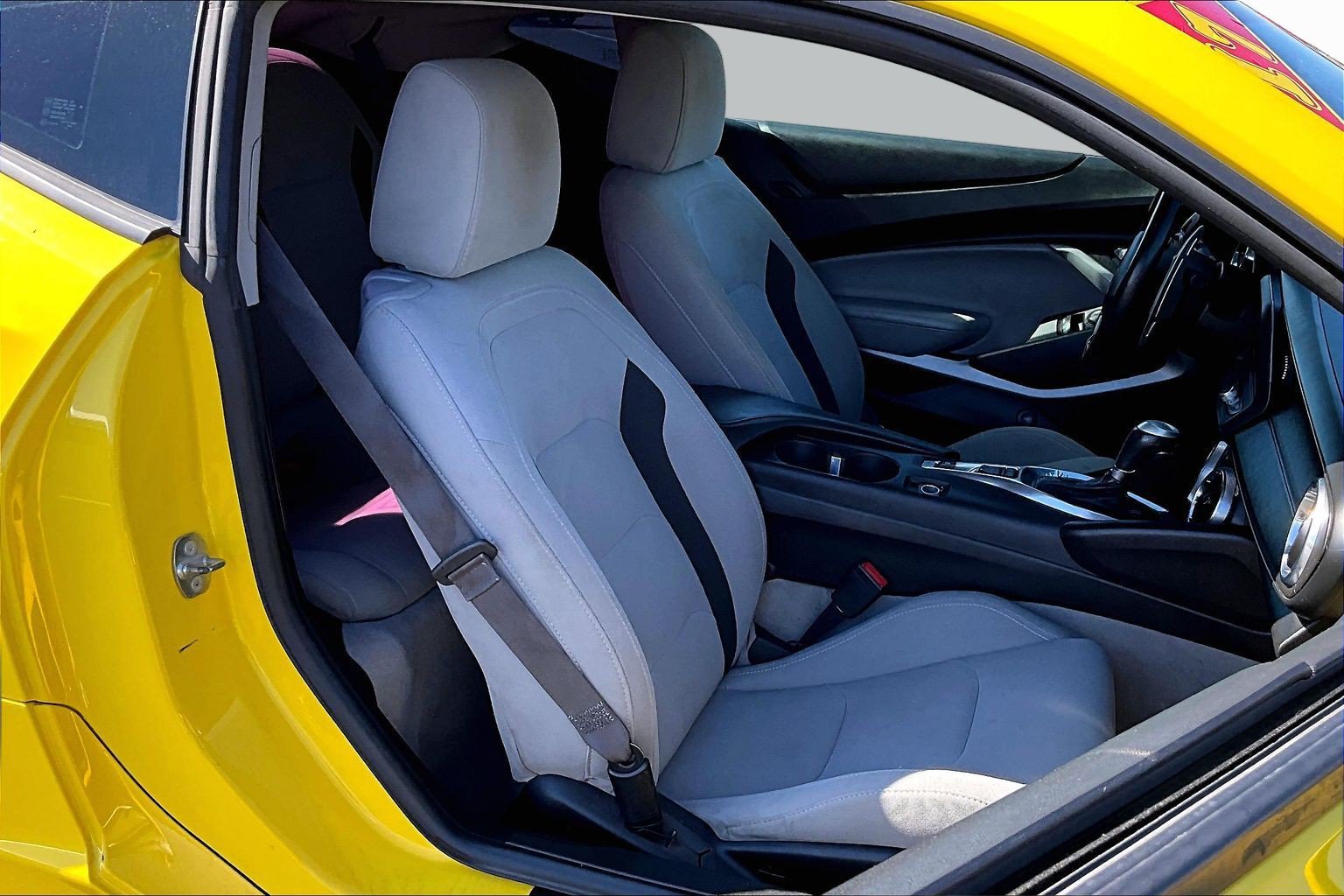 Used 2017 Chevrolet Camaro SS RWD image 7
