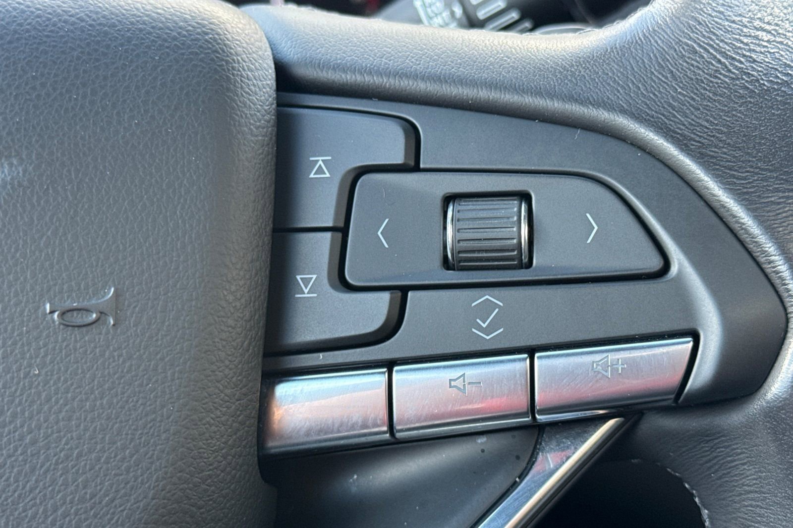 Used 2022 Cadillac XT6 Luxury image 29