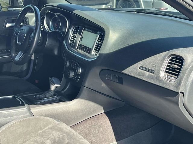 Used 2017 Dodge Charger R/T Scat Pack w/ Technology Group RWD image 25