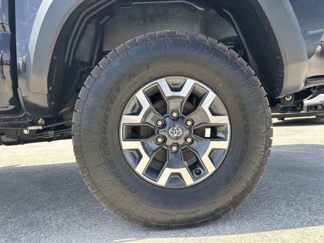 Used 2023 Toyota Tacoma TRD Off-Road w/ Technology Package AWD/4WD image 19