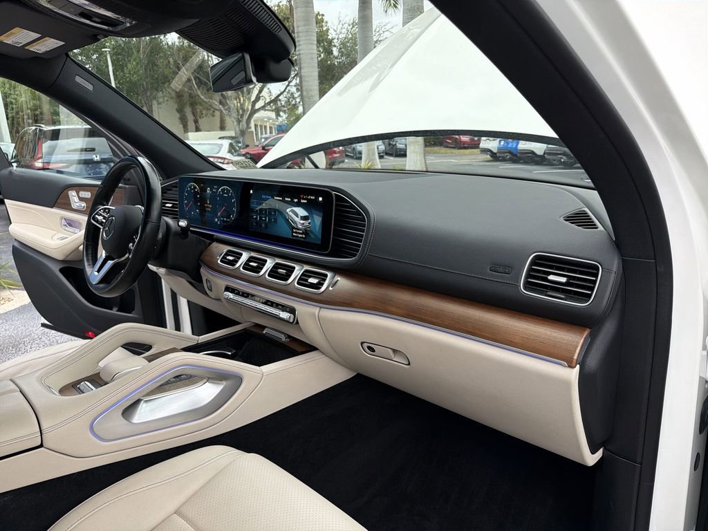 Used 2023 Mercedes-Benz GLS 450 4MATIC w/ AMG Line Exterior image 26
