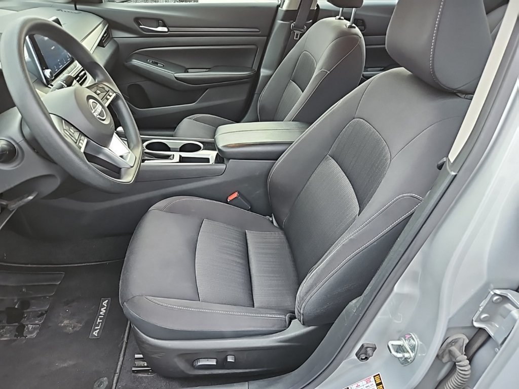 Used 2024 Nissan Altima 2.5 SV FWD image 19