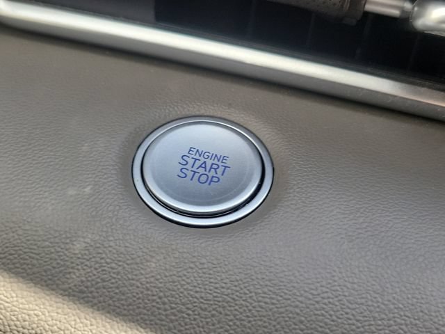 Used 2025 Hyundai Elantra Sport FWD image 30