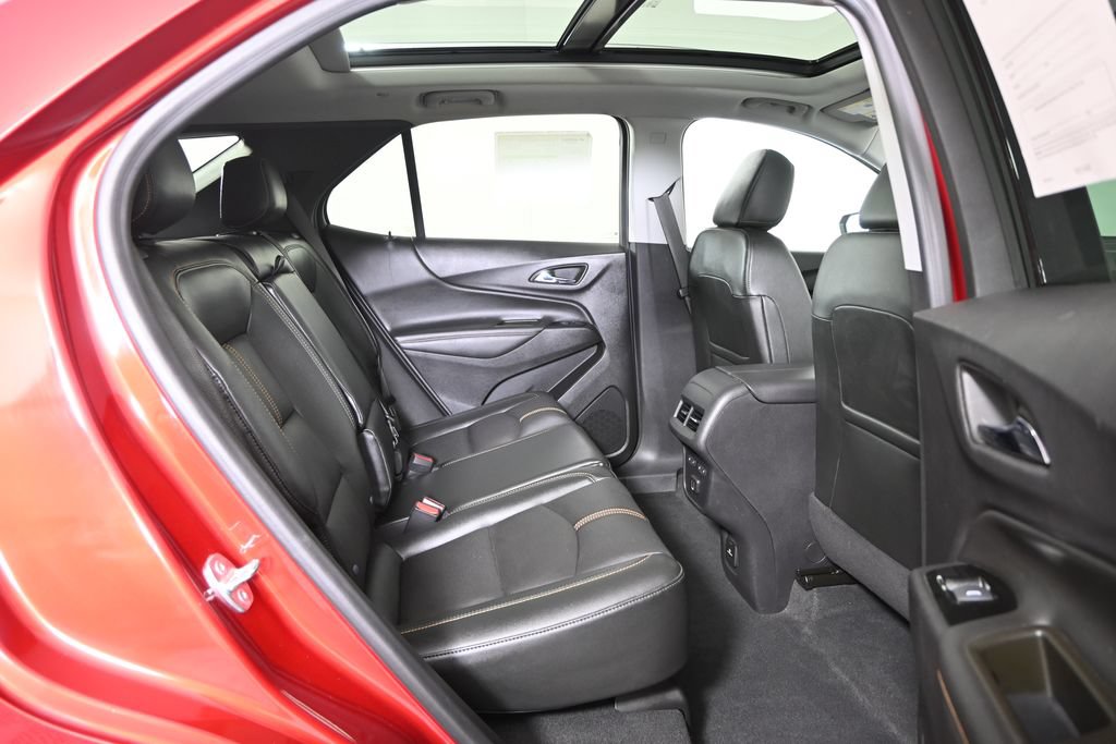 Used 2023 Chevrolet Equinox Premier AWD/4WD image 16