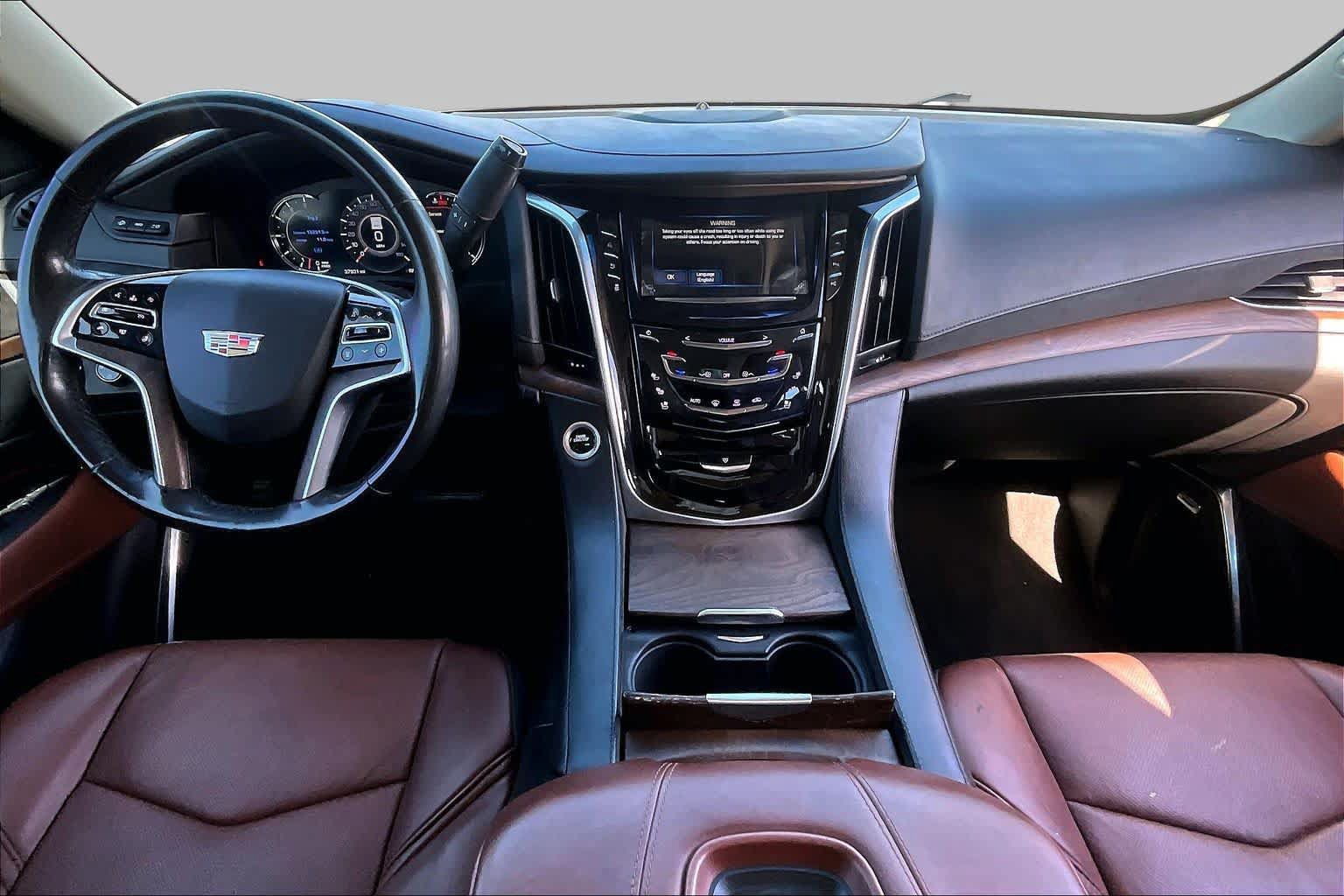 Used 2018 Cadillac Escalade ESV Luxury RWD image 16