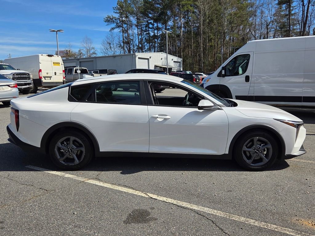 Used 2025 Kia K4 LXS image 11