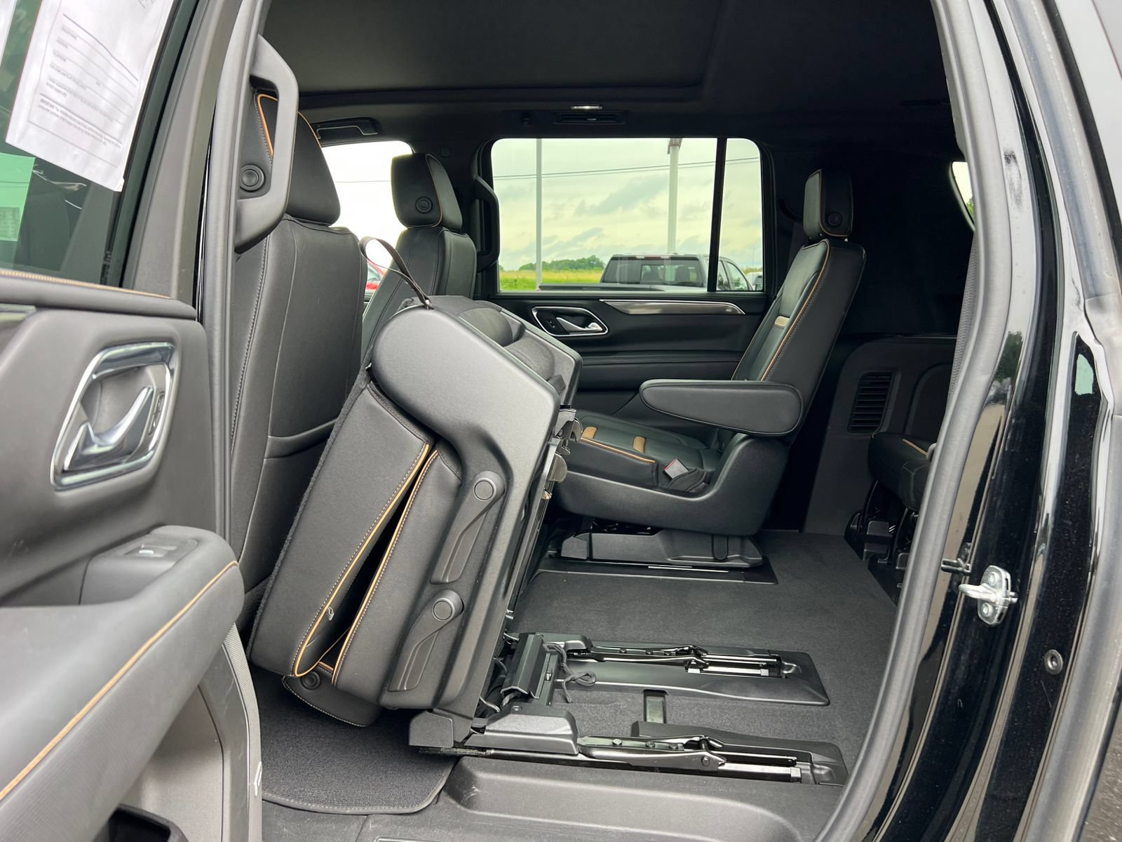 Used 2023 GMC Yukon XL AT4 w/ AT4 Premium Plus Package AWD/4WD image 48