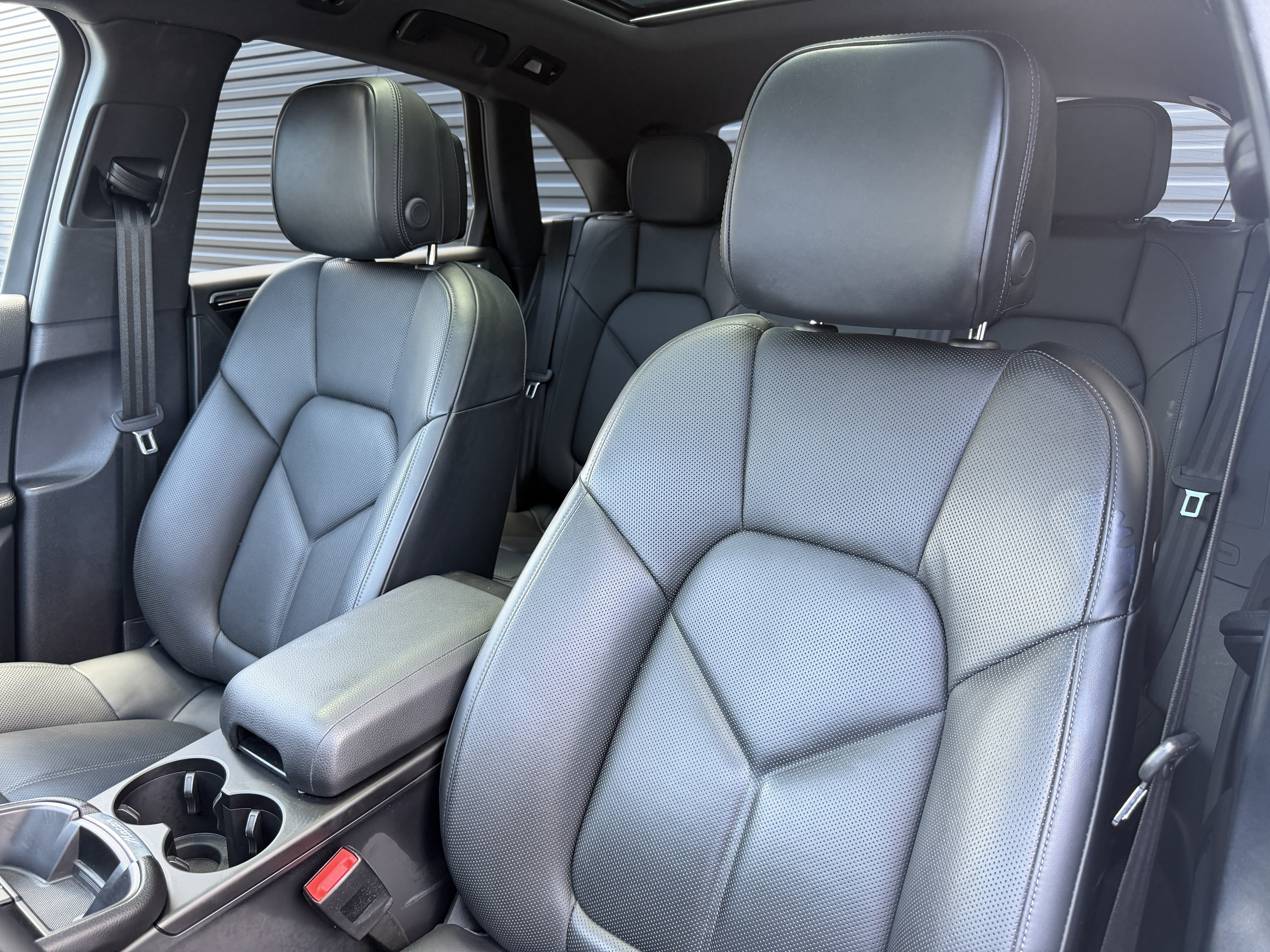 Certified 2023 Porsche Macan S AWD/4WD image 14