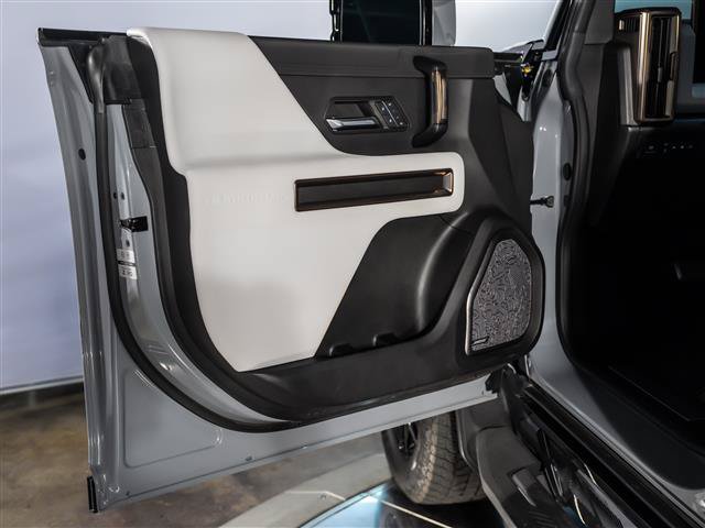 Used 2024 GMC Hummer EV 2X w/ LPO, Sport Package AWD/4WD image 24