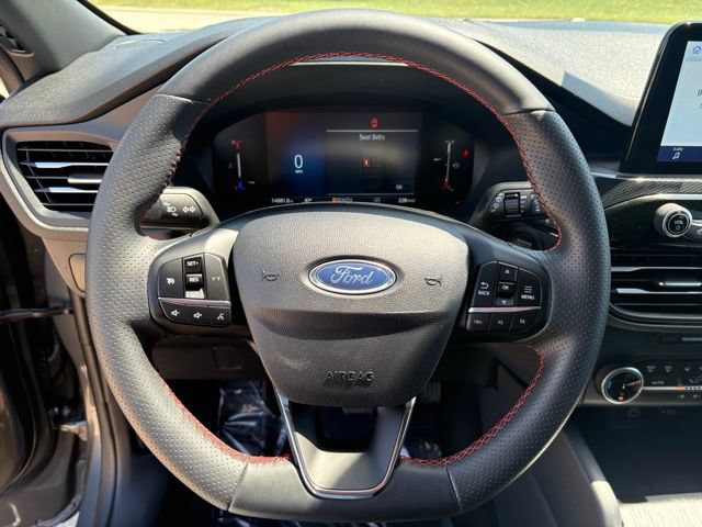 Certified 2025 Ford Escape ST-Line AWD/4WD image 13