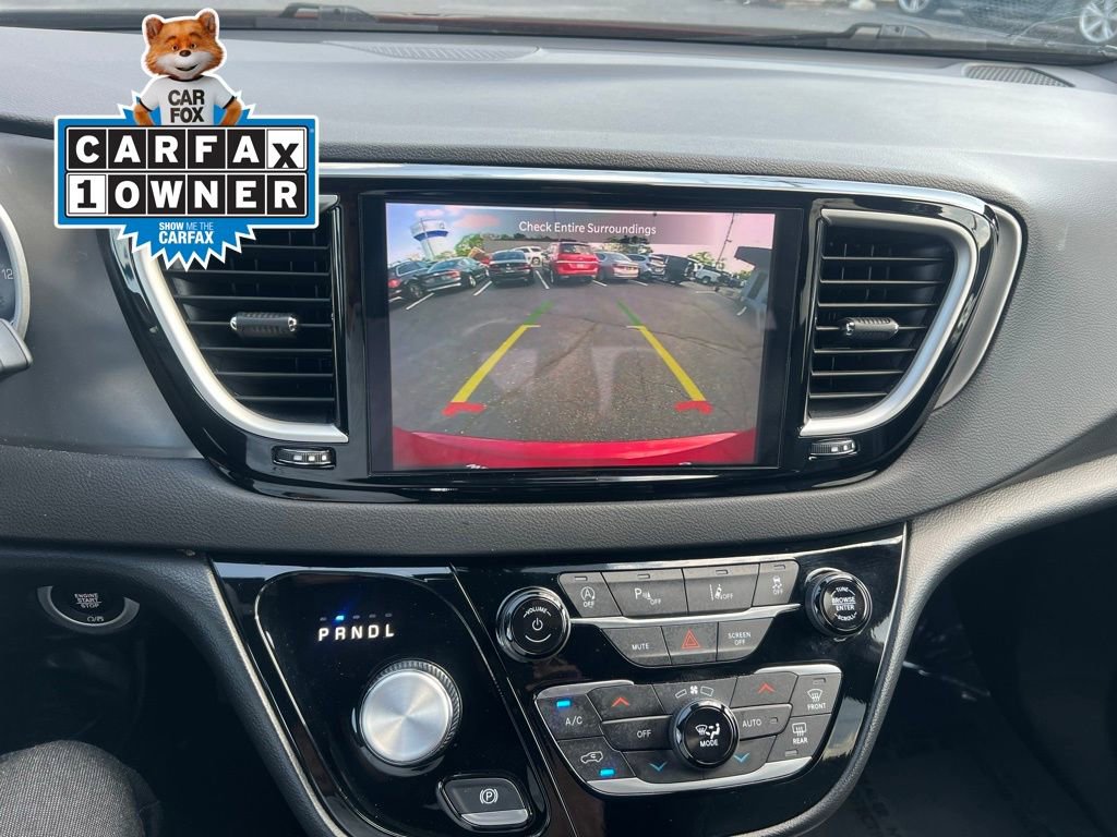Used 2025 Chrysler Pacifica Select FWD image 40