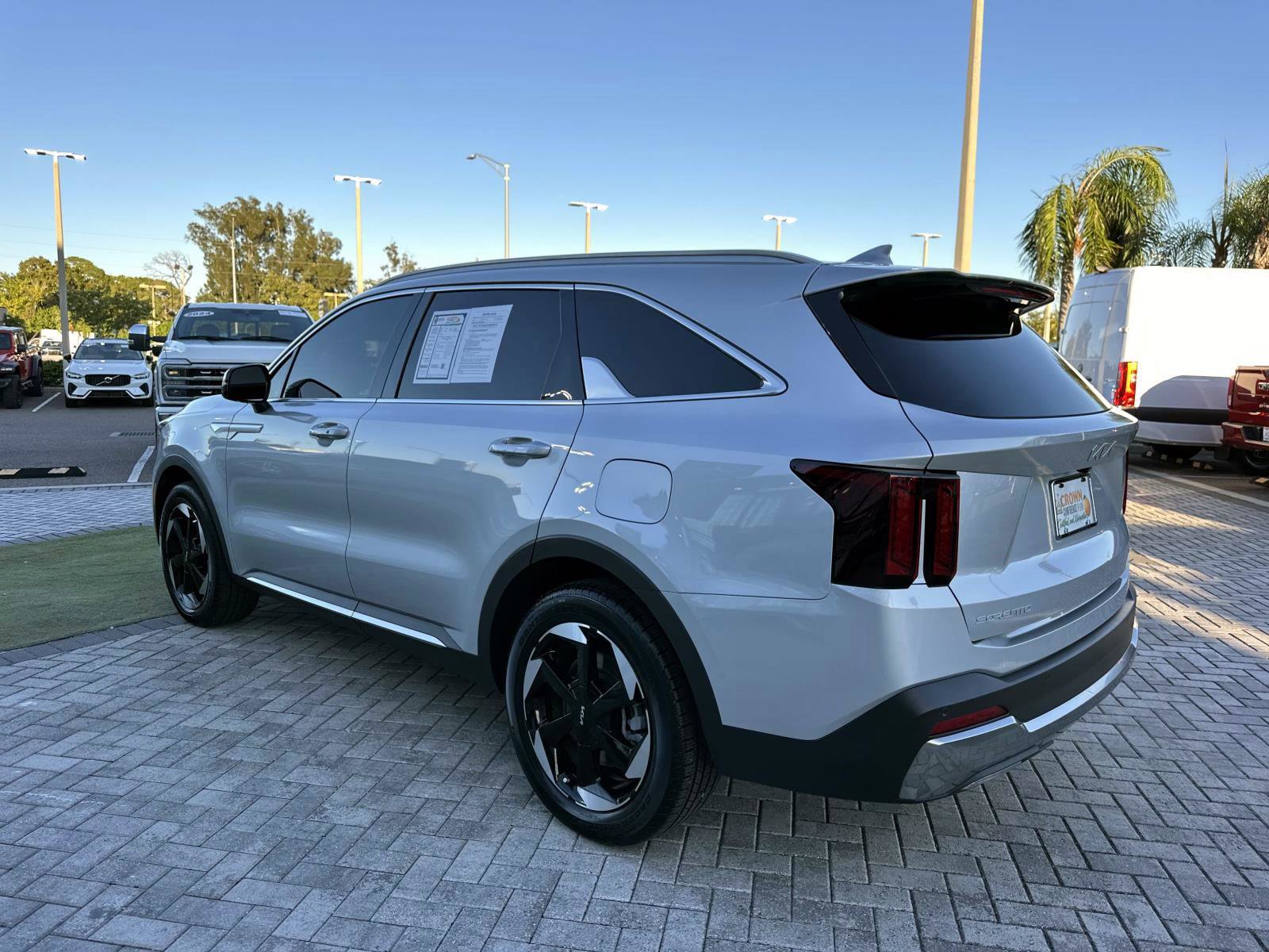 Used 2025 Kia Sorento EX image 5