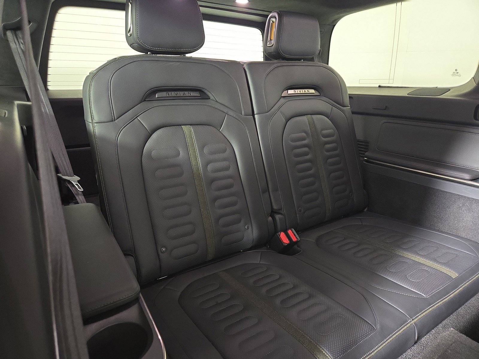 Used 2022 Rivian R1S Launch Edition image 22