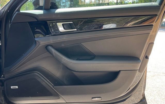 Used 2020 Porsche Panamera image 20