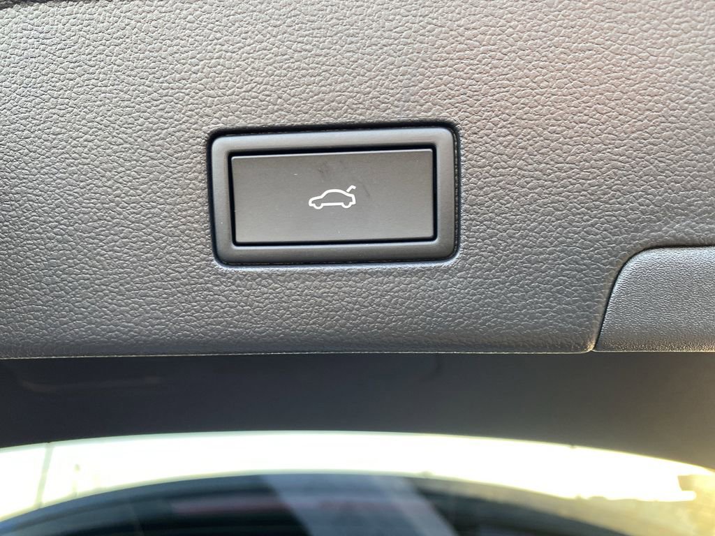 New 2026 Volkswagen Atlas Cross Sport SEL Premium R-Line image 17